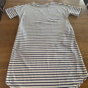 Florens Women's Short Sleeve Drop Shoulder T-Shirt Dress with Pockets